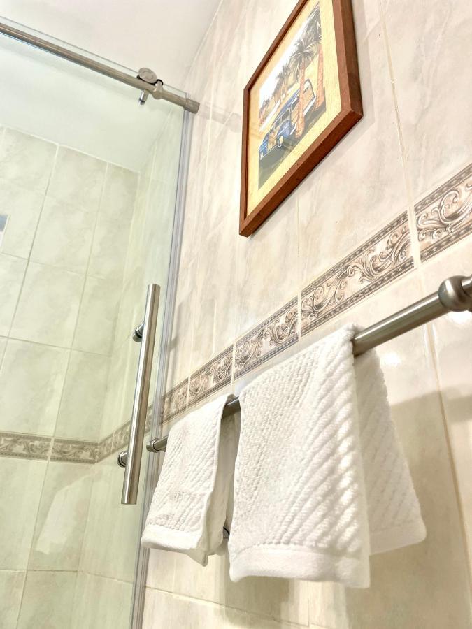 Comfy Bnb W/ King Bed + Work/Travel + Beach 8 Min 할렌데일비치 외부 사진
