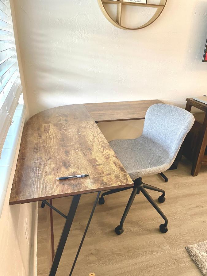 Comfy Bnb W/ King Bed + Work/Travel + Beach 8 Min 할렌데일비치 외부 사진